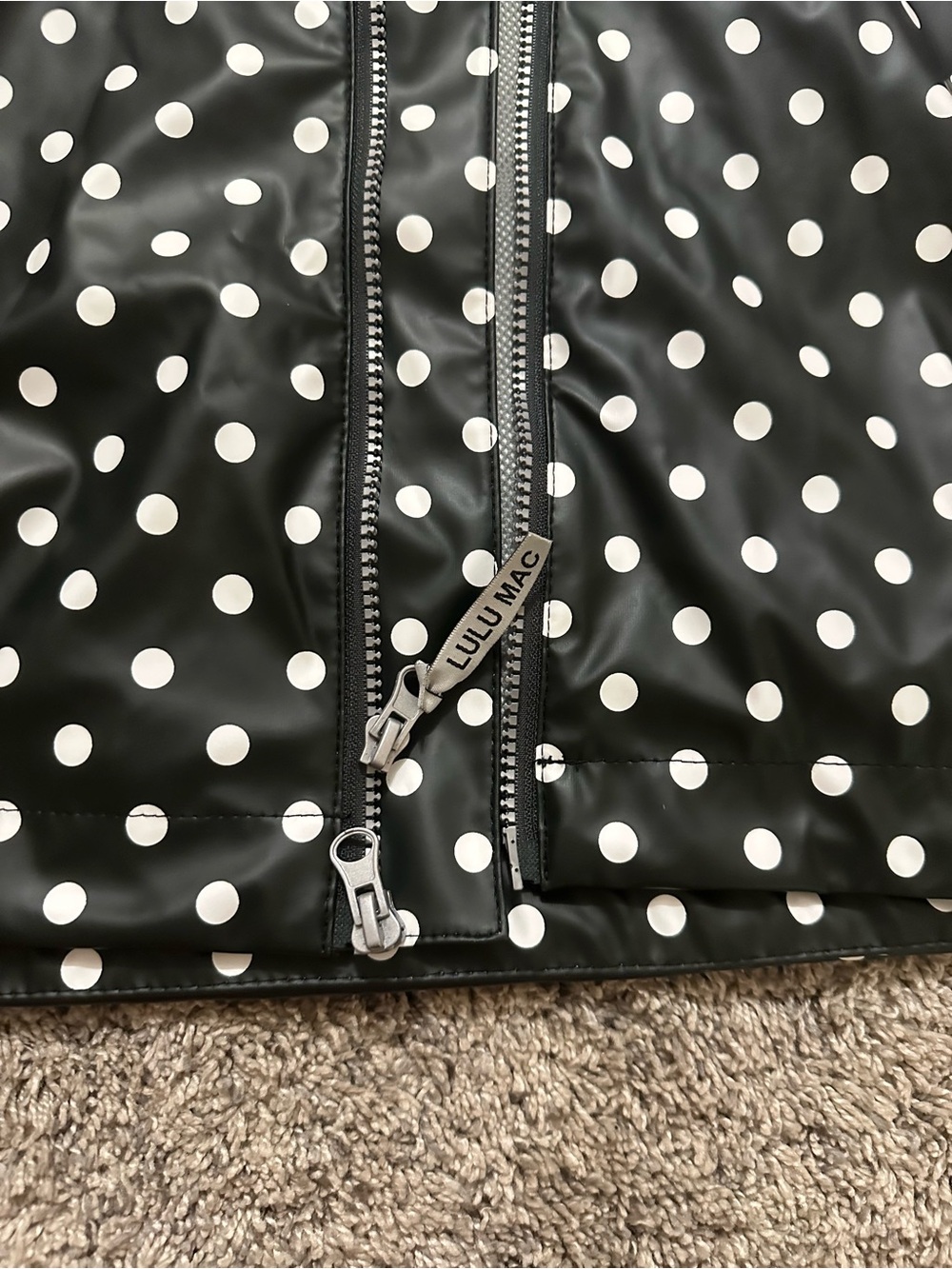 Lulu Mac polka dot hooded rain jacket in black/white - Picture 5 of 10